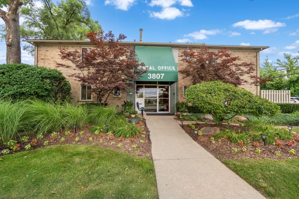 Amber Apartments, 3807 Crooks Road, Royal Oak, MI RentCafe